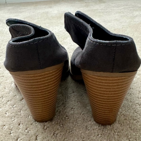 DOLCE VITA (DV)Women’s Grey Casual SlipOn Ankle Bootie BlockHeels Boots-Size 8.5 - Picture 5 of 8